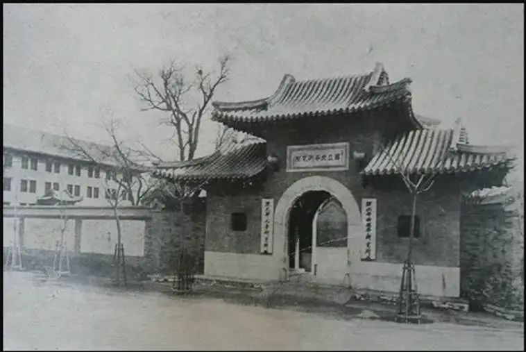 可结合站内栏目与相关篇目对照查看